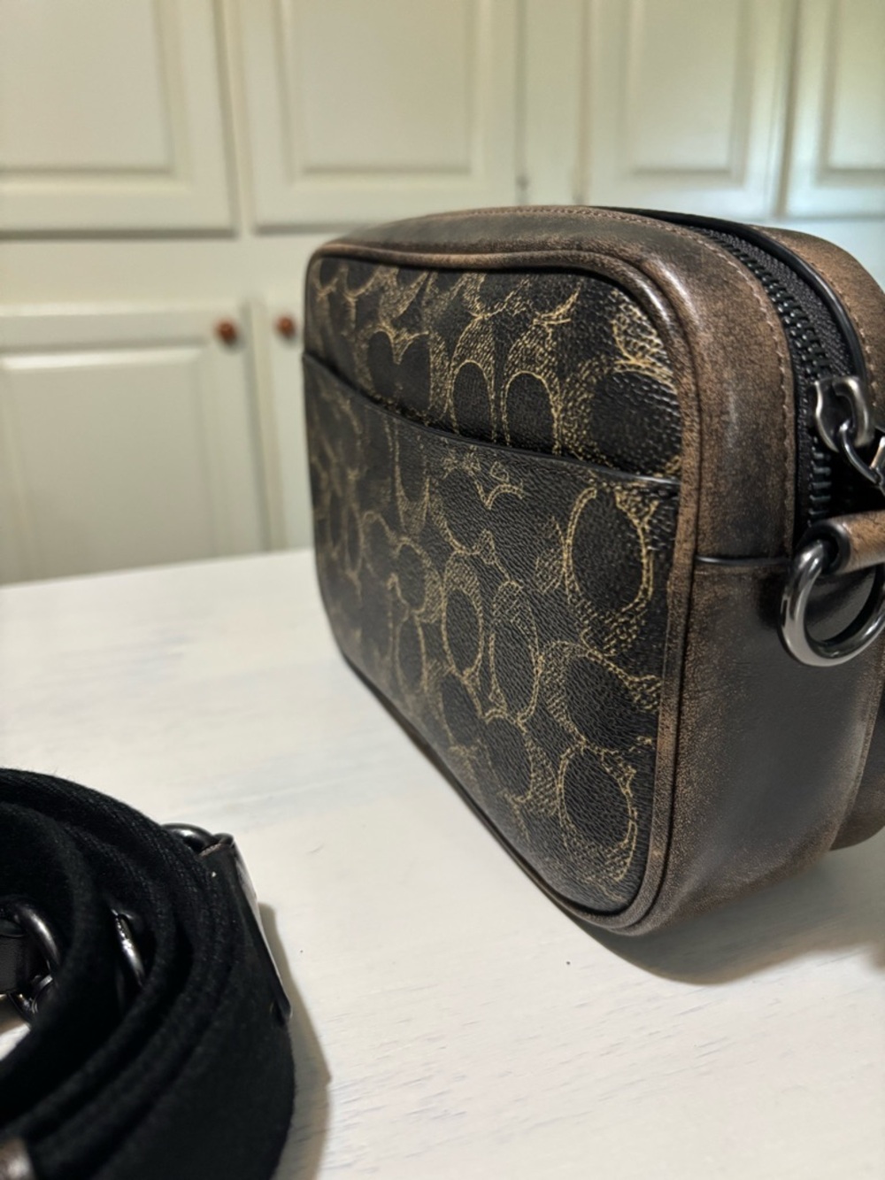 Coach loved leather & monogram new w/o tag - Picture 3 of 4